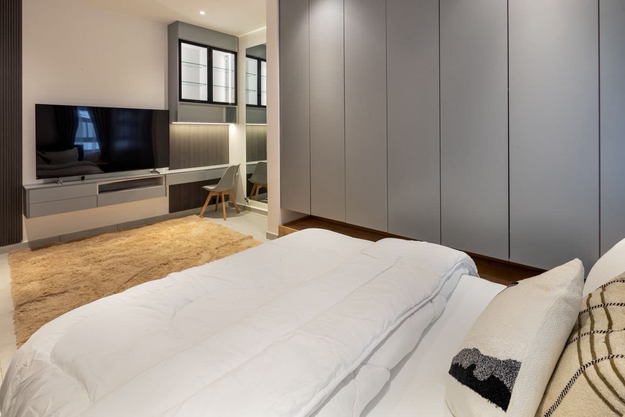 Fully Furnished Modern Home